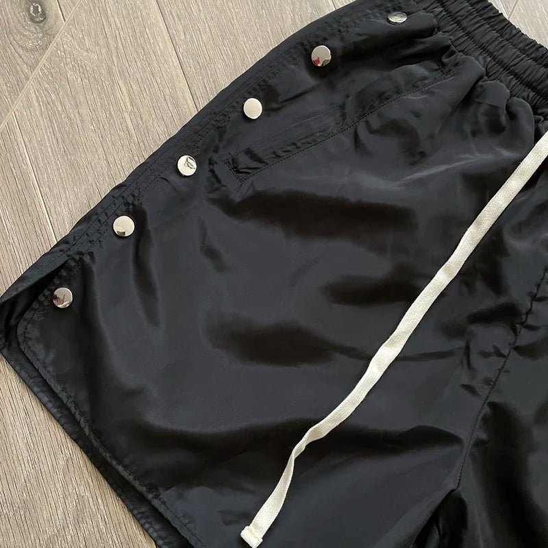 The same embroidered breasted casual sports shorts from SAINT VANITY ins